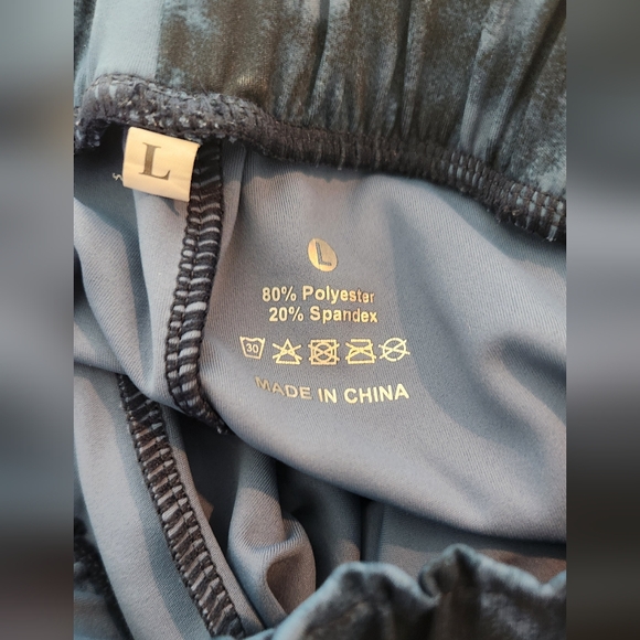 Women's Amazon Comfy Pants, Size L - Picture 2 of 14